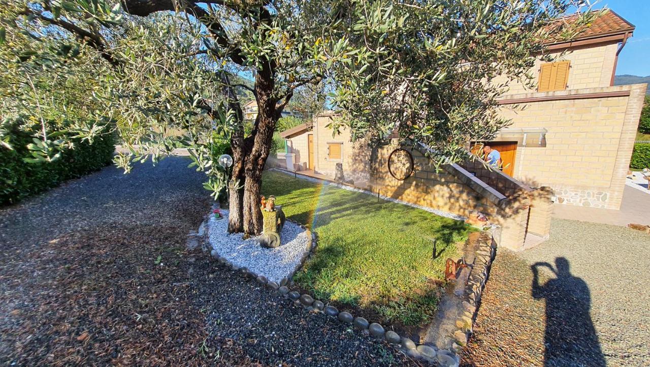 Spicchio Di Luna - Casa Vacanze Albiano Magra المظهر الخارجي الصورة