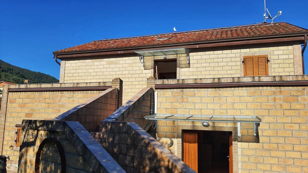 Spicchio Di Luna - Casa Vacanze Albiano Magra المظهر الخارجي الصورة