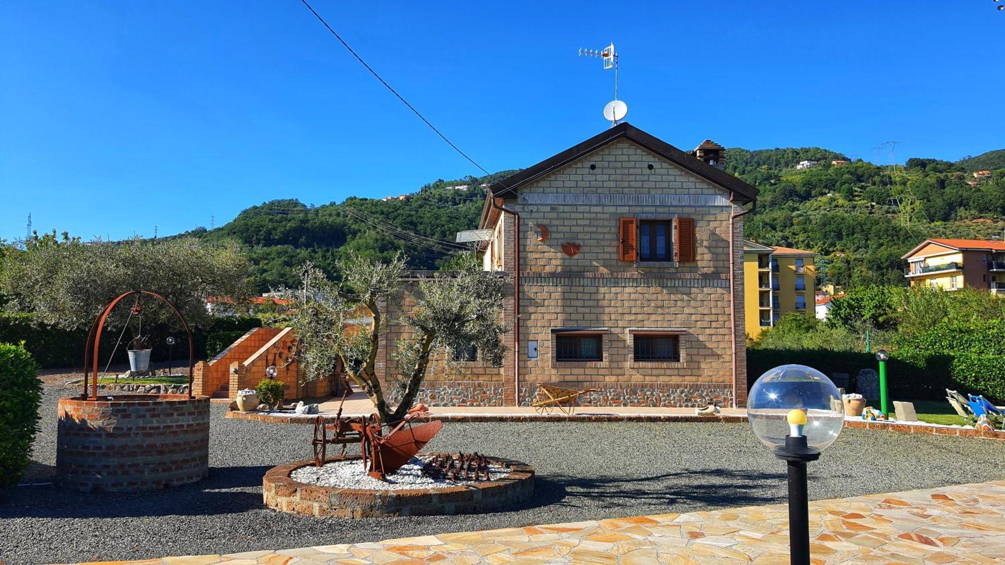 Spicchio Di Luna - Casa Vacanze Albiano Magra المظهر الخارجي الصورة