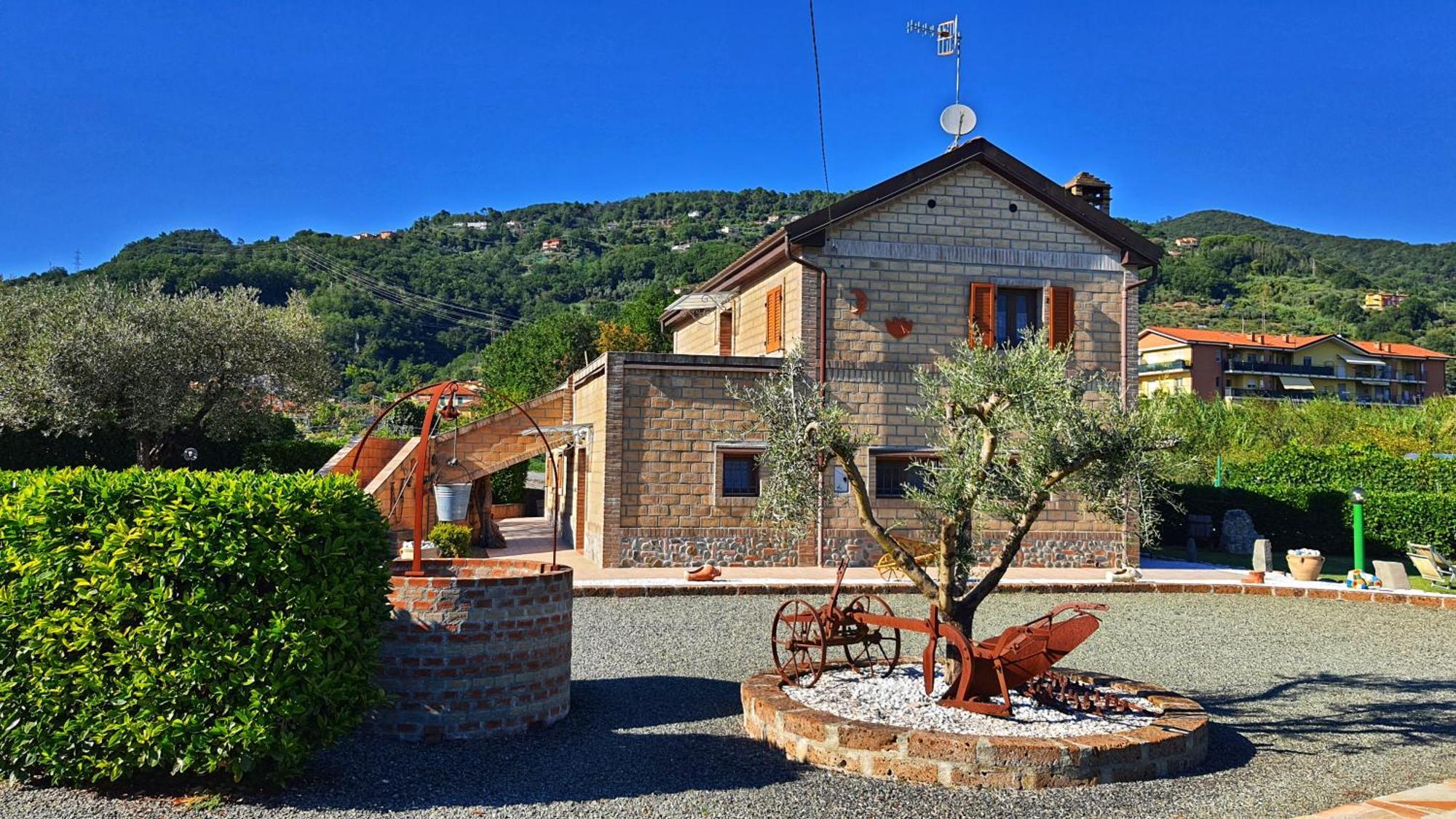 Spicchio Di Luna - Casa Vacanze Albiano Magra المظهر الخارجي الصورة